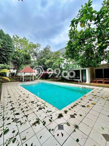 Rumah Mewah LB 600m2 Siap Pakai Desain Elegan di Kemang, Jakarta Selatan Rumah Mewah LB 600m2 Siap Pakai Desain Elegan di Kemang, Jakarta Selatan
