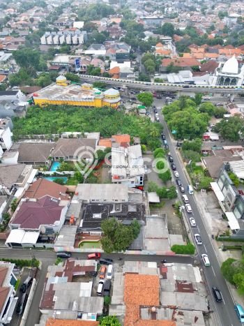 Ready to Use! Premium House LT 1320m2 Desain Elegan di Cipete Ready to Use! Premium House LT 1320m2 Desain Elegan di Cipete