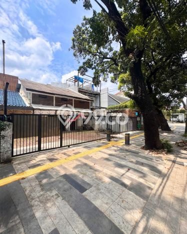 Rumah Eksklusif Siap Huni LT 488m2 di Kebayoran Baru, Jakarta Selatan Rumah Eksklusif Siap Huni LT 488m2 di Kebayoran Baru, Jakarta Selatan