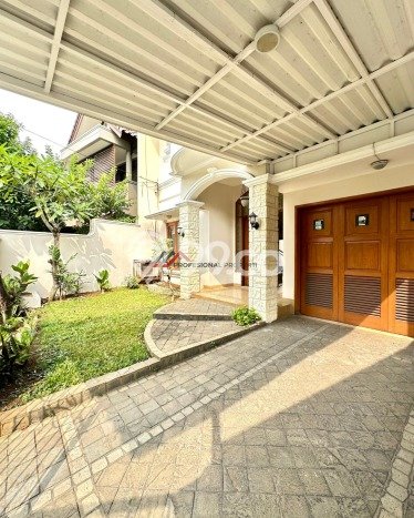 Rumah Luxury Modern Tanpa Renovasi di Lebak Bulus Jakarta Selatan Rumah Luxury Modern Tanpa Renovasi di Lebak Bulus Jakarta Selatan