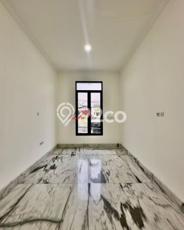 For Sale! Luxury House LT 230m2 Desain Modern di Kemang For Sale! Luxury House LT 230m2 Desain Modern di Kemang
