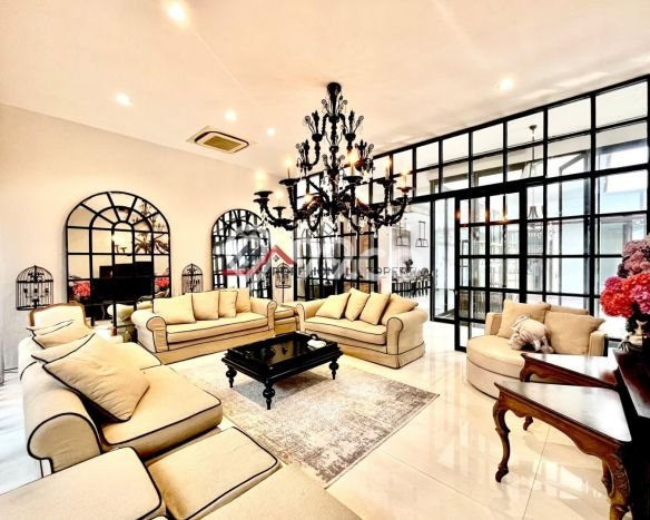 Dijual Rumah Mewah Exclusive di Kebayoran Baru, Jakarta Selatan Dijual Rumah Mewah Exclusive di Kebayoran Baru, Jakarta Selatan