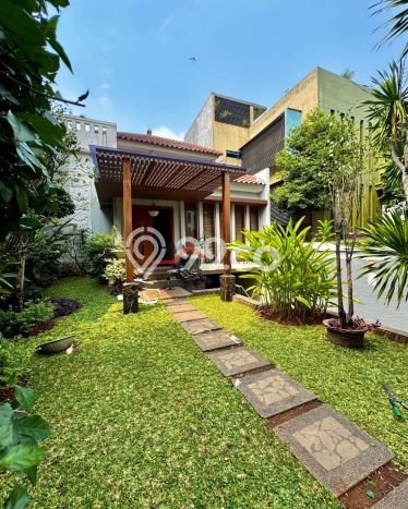 Rumah Elit Modern Tanpa Renovasi di Kemang Jakarta Selatan Rumah Elit Modern Tanpa Renovasi di Kemang Jakarta Selatan
