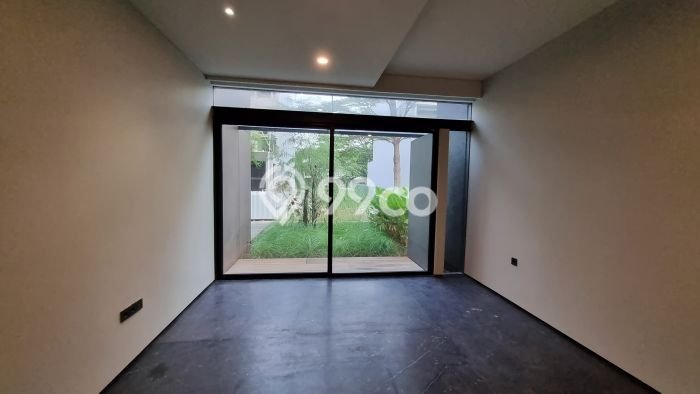 For Sale! Luxury House LT 331m2 Desain Modern di Alam Sutera For Sale! Luxury House LT 331m2 Desain Modern di Alam Sutera