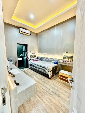 Hunian Mewah LB 200m2 Siap Huni Desain Elegan di Citraland, Surabaya Hunian Mewah LB 200m2 Siap Huni Desain Elegan di Citraland, Surabaya