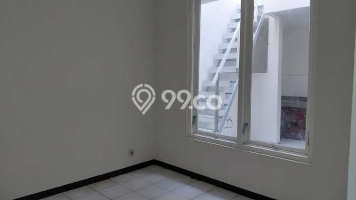 For Sale Hunian Rumah Terawat 2 KT di Citraland, Surabaya For Sale Hunian Rumah Terawat 2 KT di Citraland, Surabaya