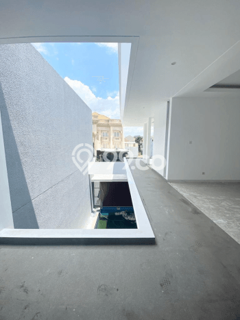Jual Rumah Luas Megah Dengan View Eksklusif di Pakuwon Indah, Surabaya Jual Rumah Luas Megah Dengan View Eksklusif di Pakuwon Indah, Surabaya