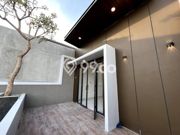 Ready to Use! Luxury House LT 87m2 Desain Elegan di Dukuh Kupang Ready to Use! Luxury House LT 87m2 Desain Elegan di Dukuh Kupang