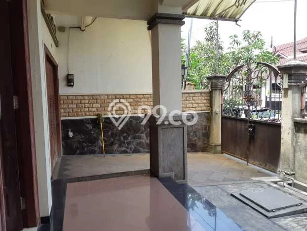 For Sale! Premium House LT 225m2 Desain Modern di Sukomanunggal For Sale! Premium House LT 225m2 Desain Modern di Sukomanunggal