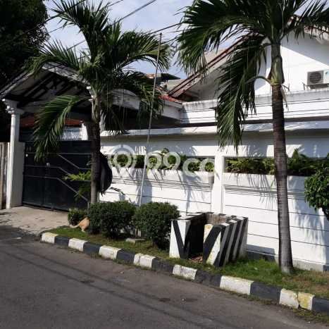 Dijual Hunian Rumah Terawat 4 Kamar di Darmo permai, Surabaya Dijual Hunian Rumah Terawat 4 Kamar di Darmo permai, Surabaya