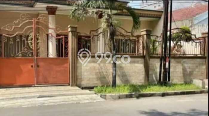 Rumah Mewah LB 250m2 Siap Pakai Desain Elegan di Sukomanunggal, Surabaya Rumah Mewah LB 250m2 Siap Pakai Desain Elegan di Sukomanunggal, Surabaya