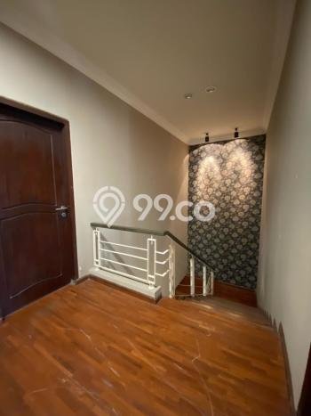 INVESTASI CERDAS! Rumah Premium Wiyung, Surabaya, LT 330m2m² LB 250m2m² INVESTASI CERDAS! Rumah Premium Wiyung, Surabaya, LT 330m2m² LB 250m2m²