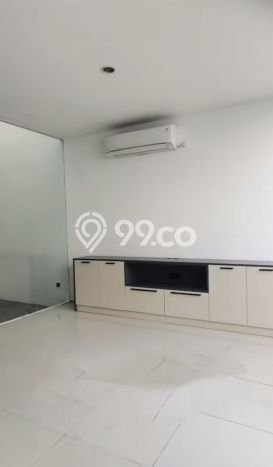 Rumah Elit LB 207m2 Siap Huni Desain Elegan di Citraland, Surabaya Rumah Elit LB 207m2 Siap Huni Desain Elegan di Citraland, Surabaya
