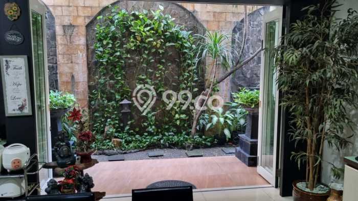 Rumah Berkualitas Sukolilo, Surabaya, LT 375m2m² LB 406m2m² Rumah Berkualitas Sukolilo, Surabaya, LT 375m2m² LB 406m2m²