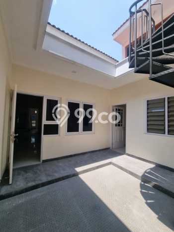 Hunian Cantik Modern Lb 175m2 di Tambaksari, Surabaya Hunian Cantik Modern Lb 175m2 di Tambaksari, Surabaya