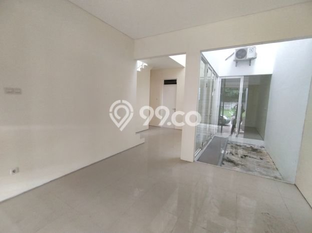 Rumah Strategis Minimalis Lb 150m2 di Wiyung, Surabaya Rumah Strategis Minimalis Lb 150m2 di Wiyung, Surabaya