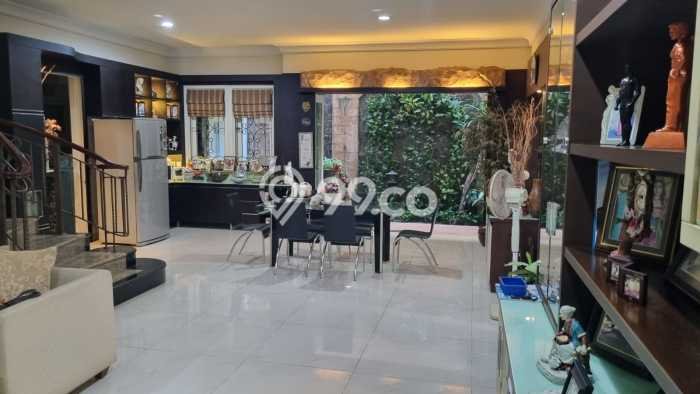 Rumah Berkualitas Sukolilo, Surabaya, LT 375m2m² LB 406m2m² Rumah Berkualitas Sukolilo, Surabaya, LT 375m2m² LB 406m2m²