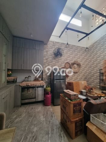 Jual Rumah Mewah Elegan Dengan View Cantik di Pakuwon Indah, Surabaya Jual Rumah Mewah Elegan Dengan View Cantik di Pakuwon Indah, Surabaya