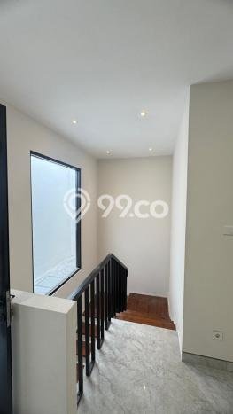 Rumah Nyaman area , Surabaya, LT 135m2m² LB 213m2m² Rumah Nyaman area , Surabaya, LT 135m2m² LB 213m2m²