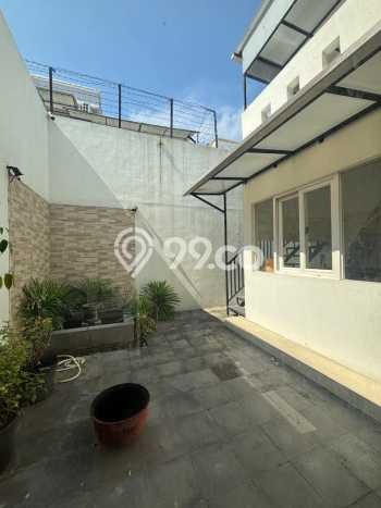 Rumah Elit Modern Siap Huni di Citraland Surabaya Rumah Elit Modern Siap Huni di Citraland Surabaya