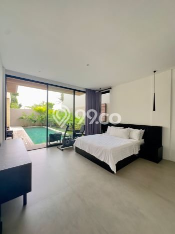 Rumah Mewah LB 300m2 Siap Pakai Desain Elegan di Pererenan, Badung Rumah Mewah LB 300m2 Siap Pakai Desain Elegan di Pererenan, Badung