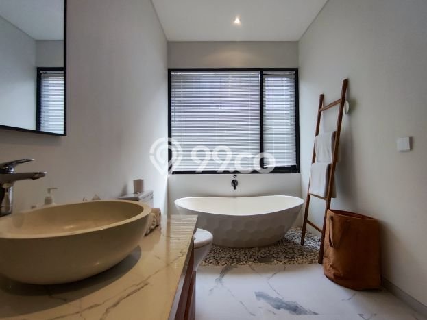 Hunian Elit LB 140m2 Siap Pakai Desain Elegan di Tibubeneng, Badung Hunian Elit LB 140m2 Siap Pakai Desain Elegan di Tibubeneng, Badung