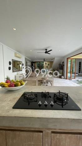 Vila Kawasan , Ukuran 250m2m², Area Potensial untuk bisnis Vila Kawasan , Ukuran 250m2m², Area Potensial untuk bisnis