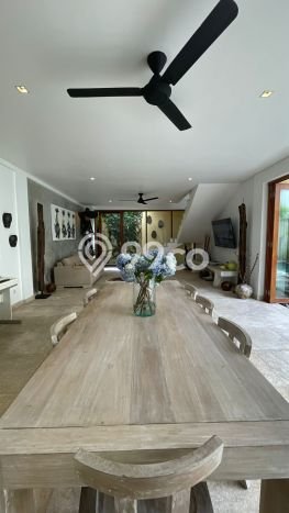 Vila Kawasan , Ukuran 250m2m², Area Potensial untuk bisnis Vila Kawasan , Ukuran 250m2m², Area Potensial untuk bisnis