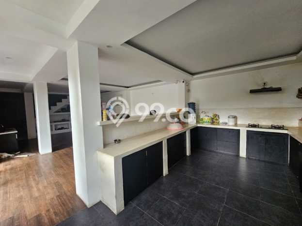 Vila Kawasan , Luas 520m2m², Lokasi Premium Vila Kawasan , Luas 520m2m², Lokasi Premium