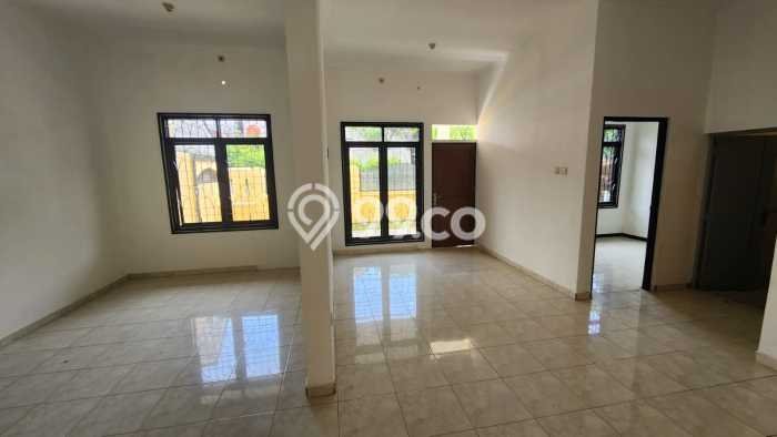 Lokasi terbaik! Rumah siap huni disewakan di Antapani LB 140m2 Lokasi terbaik! Rumah siap huni disewakan di Antapani LB 140m2