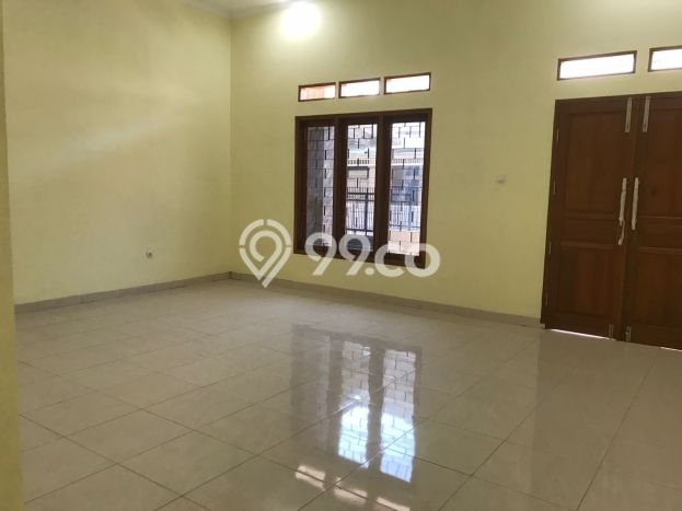 Rumah sewa siap pakai 5 Kamar Tidur di Buah Batu, Bandung Rumah sewa siap pakai 5 Kamar Tidur di Buah Batu, Bandung