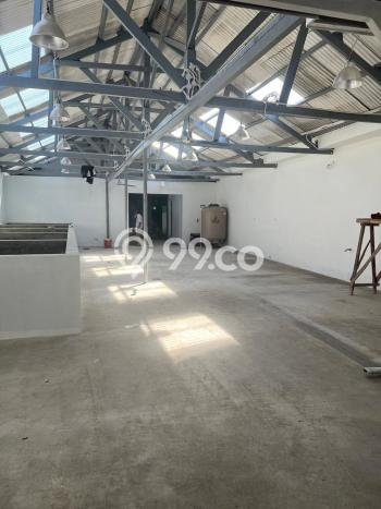 AREA BERKEMBANG! Gudang Disewakan di Antapani, Luas 300m², Ready Usaha AREA BERKEMBANG! Gudang Disewakan di Antapani, Luas 300m², Ready Usaha