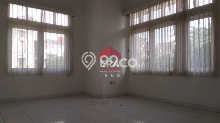 Rumah Luxury Modern Siap Huni di Surya Sumantri Bandung Rumah Luxury Modern Siap Huni di Surya Sumantri Bandung