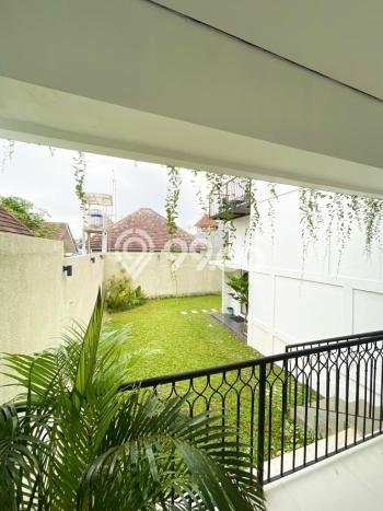 Hunian Elit LB 200m2 Siap Pakai Desain Elegan di Sentul City, Bogor Hunian Elit LB 200m2 Siap Pakai Desain Elegan di Sentul City, Bogor