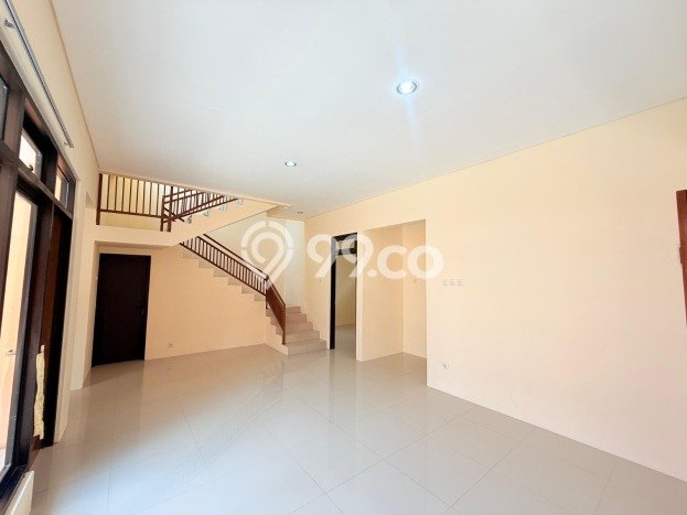 For Sale! Premium House LT 200m2 Desain Elegan di Sentul City For Sale! Premium House LT 200m2 Desain Elegan di Sentul City