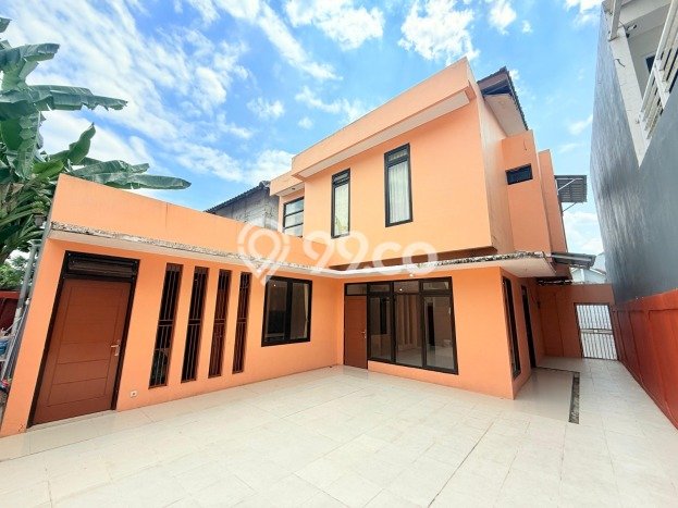 For Sale! Premium House LT 200m2 Desain Elegan di Sentul City For Sale! Premium House LT 200m2 Desain Elegan di Sentul City