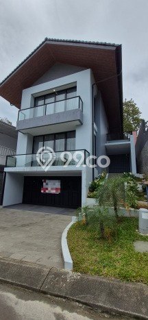 Rumah Elit Modern Tanpa Renovasi di Sentul City Bogor Rumah Elit Modern Tanpa Renovasi di Sentul City Bogor