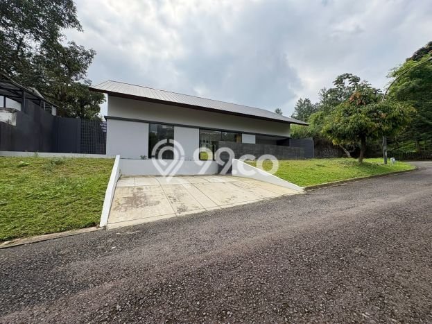 For Sale! Premium House LT 636m2 Desain Modern di Sentul City For Sale! Premium House LT 636m2 Desain Modern di Sentul City