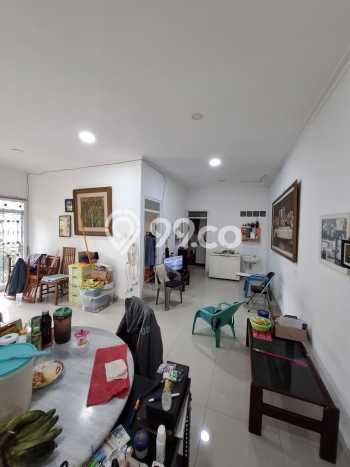 Rumah Modern 2 KT LT 180m2 di Sentul City Rumah Modern 2 KT LT 180m2 di Sentul City