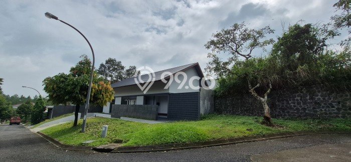 For Sale! Premium House LT 636m2 Desain Modern di Sentul City For Sale! Premium House LT 636m2 Desain Modern di Sentul City