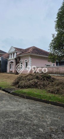 Ready to Use! Premium House LT 386m2 Desain Elegan di Sentul City Ready to Use! Premium House LT 386m2 Desain Elegan di Sentul City