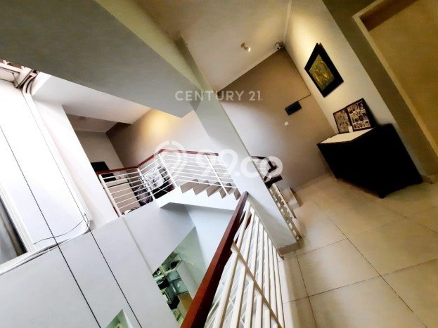 Jual Rumah Luas Elegan Dengan View Eksklusif di Bintaro, Tangerang Selatan Jual Rumah Luas Elegan Dengan View Eksklusif di Bintaro, Tangerang Selatan