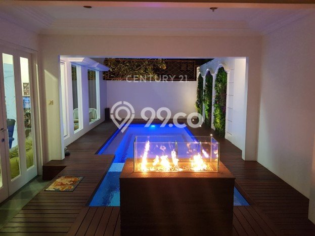 Rumah Mewah LB 470m2 Siap Pakai Desain Elegan di Bintaro, Tangerang Selatan Rumah Mewah LB 470m2 Siap Pakai Desain Elegan di Bintaro, Tangerang Selatan