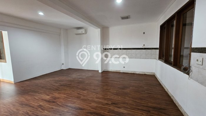 Rumah Mewah LB 400m2 Siap Huni Desain Elegan di Pejaten, Jakarta Selatan Rumah Mewah LB 400m2 Siap Huni Desain Elegan di Pejaten, Jakarta Selatan