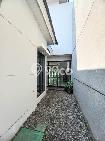 Rumah Luxury Modern Siap Huni di Sektor 9-Bintaro Tangerang Selatan Rumah Luxury Modern Siap Huni di Sektor 9-Bintaro Tangerang Selatan