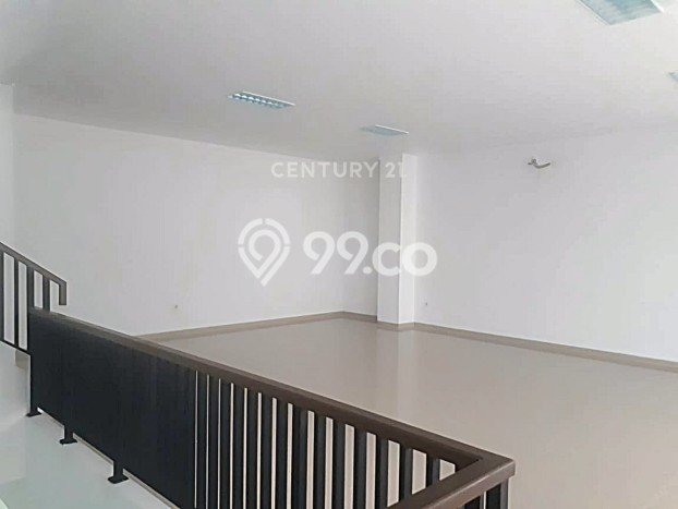 Ruko Dijual di Tangerang Selatan LT 72m2 & LB 204m2 Lokasi Terbaik! Ruko Dijual di Tangerang Selatan LT 72m2 & LB 204m2 Lokasi Terbaik!