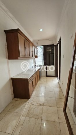 Rumah Mewah LB 400m2 Siap Huni Desain Elegan di Pejaten, Jakarta Selatan Rumah Mewah LB 400m2 Siap Huni Desain Elegan di Pejaten, Jakarta Selatan