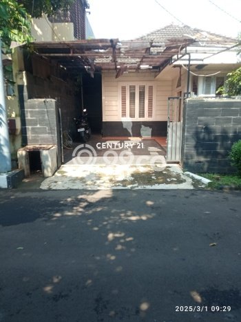 Rumah Luxury Modern Tanpa Renovasi di Pejaten Jakarta Selatan Rumah Luxury Modern Tanpa Renovasi di Pejaten Jakarta Selatan