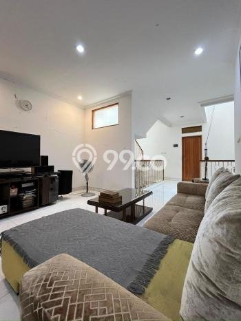 For Sale! Luxury House LT 120m2 Desain Modern di Pejaten For Sale! Luxury House LT 120m2 Desain Modern di Pejaten