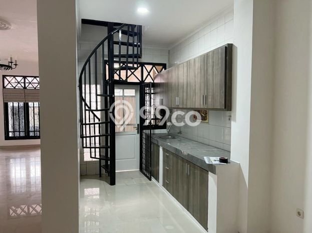 Disewakan Rumah Konsep Minimalis di Tebet Jakarta Selatan dengan 4 Kamar Disewakan Rumah Konsep Minimalis di Tebet Jakarta Selatan dengan 4 Kamar